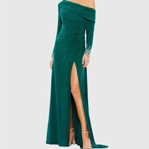 NWT Mac Duggal 12231 Emerald beaded cuff Drop Shoulder faux wrap gown